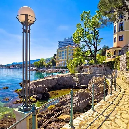 Manuela アパート