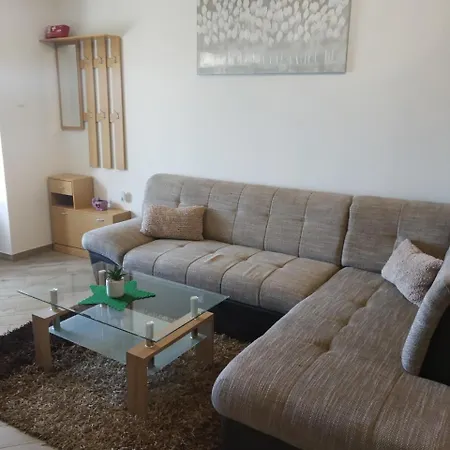 Manuela マトゥリ