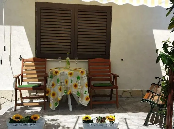 Manuela アパート