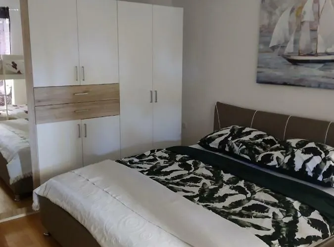 Manuela アパート